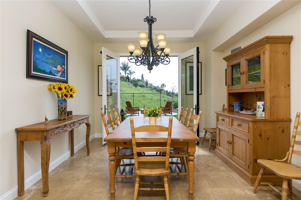2432 Lapis Road Carlsbad, CA 92009 - Photo 5 of 25 Gallery Image 5