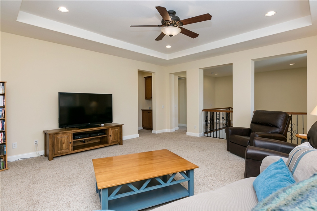 2432 Lapis Road Carlsbad, CA 92009 - Photo 8 of 25 Gallery Image 8