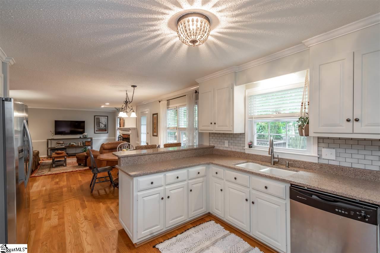 210 Burning Bush Road Greenville, SC 29607 - Photo 9 of 21 Gallery Image 9
