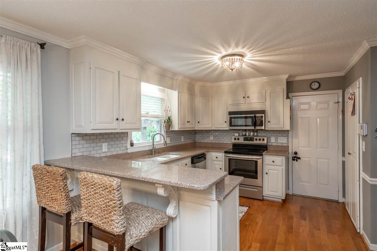 210 Burning Bush Road Greenville, SC 29607 - Photo 10 of 21 Gallery Image 10
