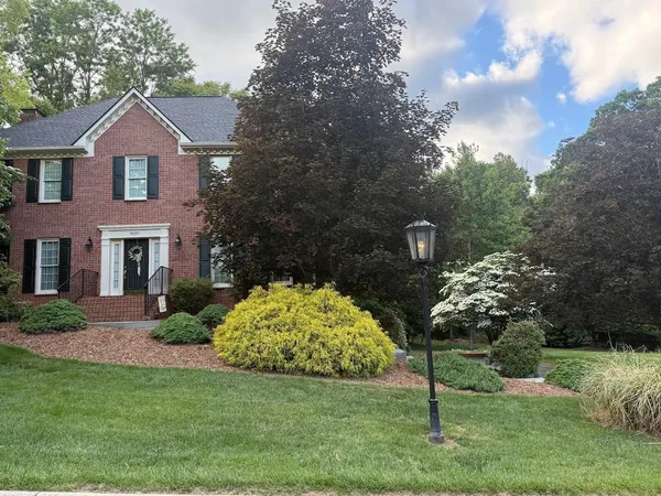 $574,950 | 8281 Cardington Drive, Roanoke, VA 24019