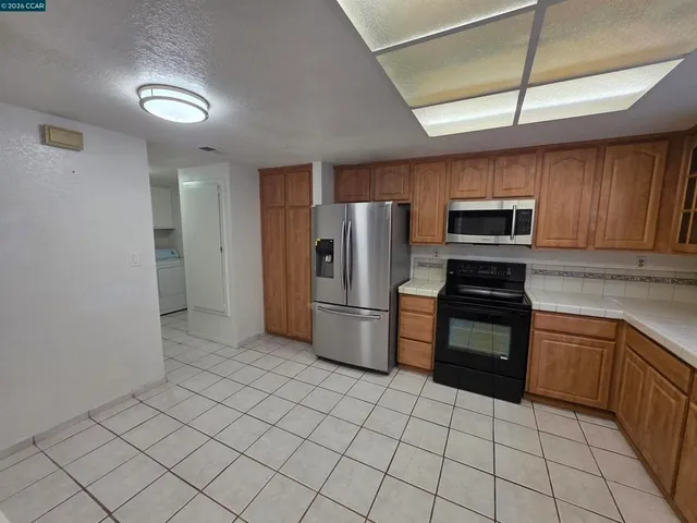 $388,000 | 2581-2581 El Portal Drive, Unit C, San Pablo, CA 94806