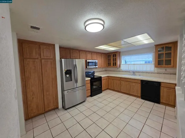 $388,000 | 2581-2581 El Portal Drive, Unit C, San Pablo, CA 94806
