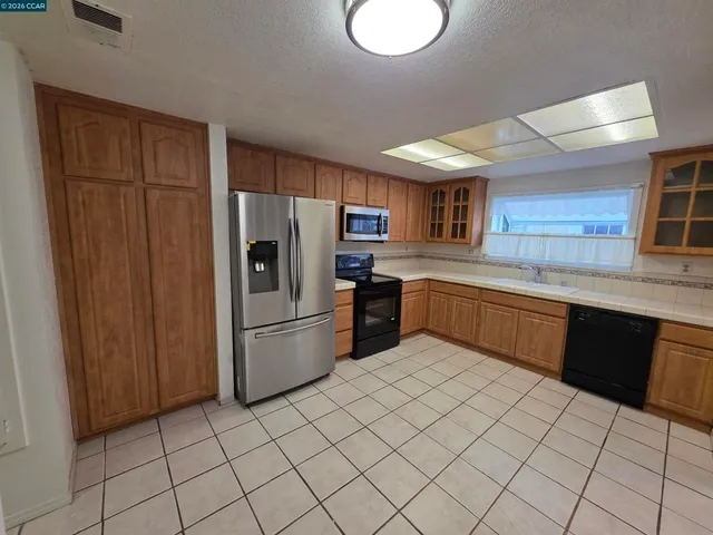 $388,000 | 2581-2581 El Portal Drive, Unit C, San Pablo, CA 94806