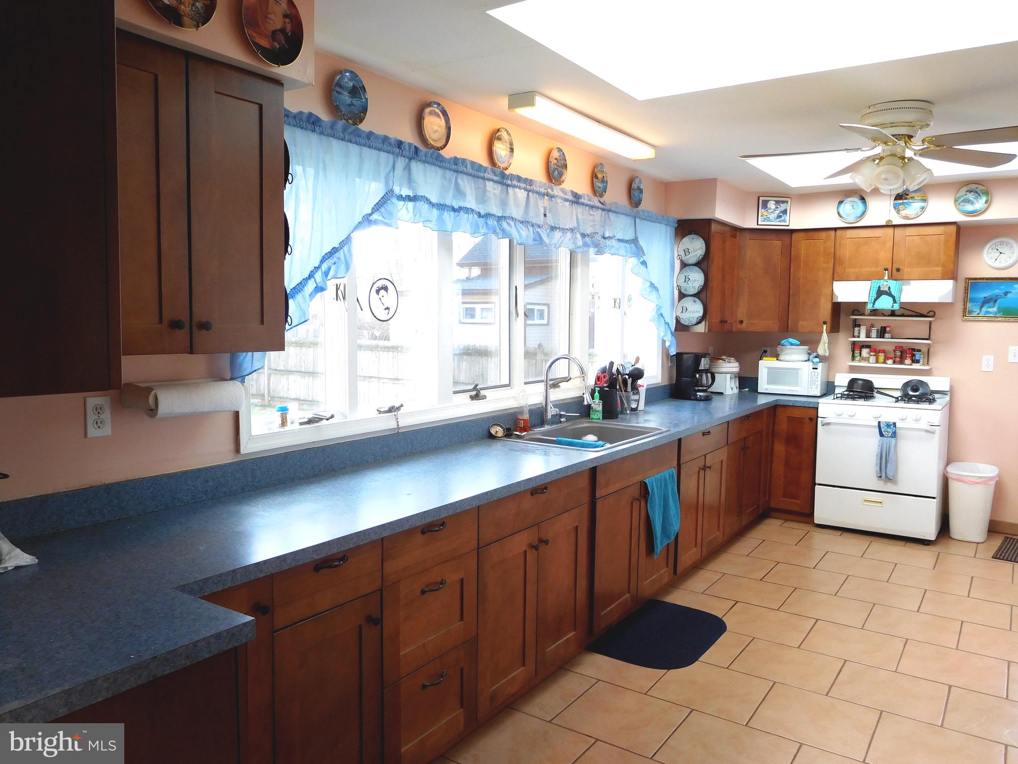 717 Cedar Avenue Croydon, PA 19021 - Photo 8 of 32