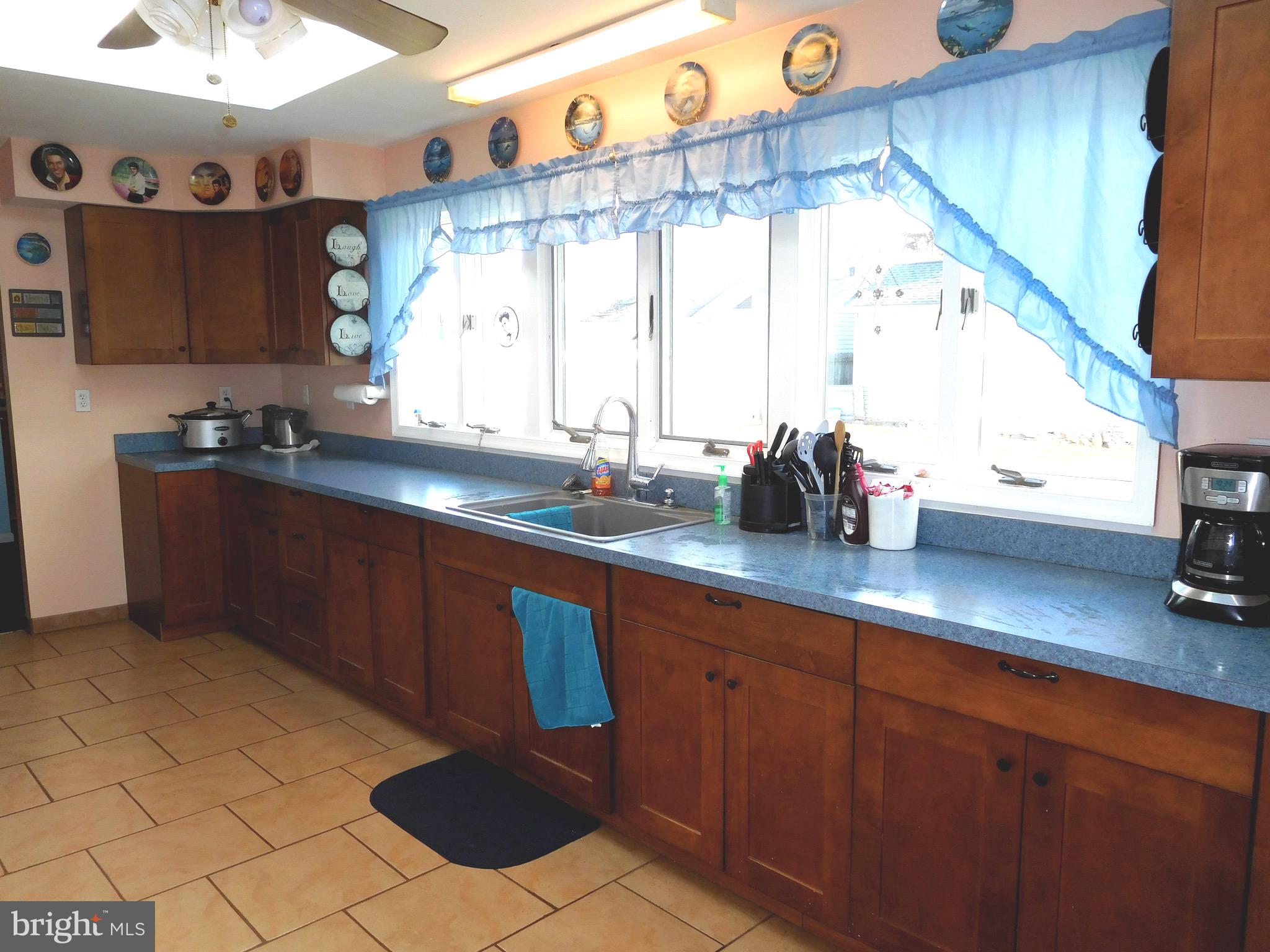 717 Cedar Avenue Croydon, PA 19021 - Photo 9 of 32