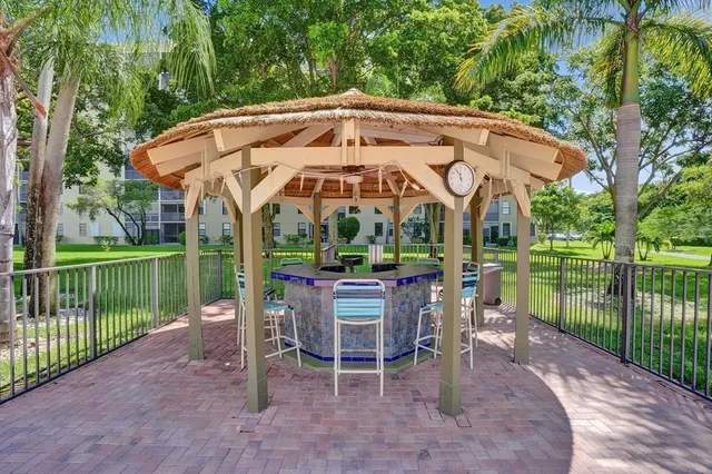 $350,000 | 2221 Cypress Island Drive, Unit 708, Pompano Beach, FL 33069