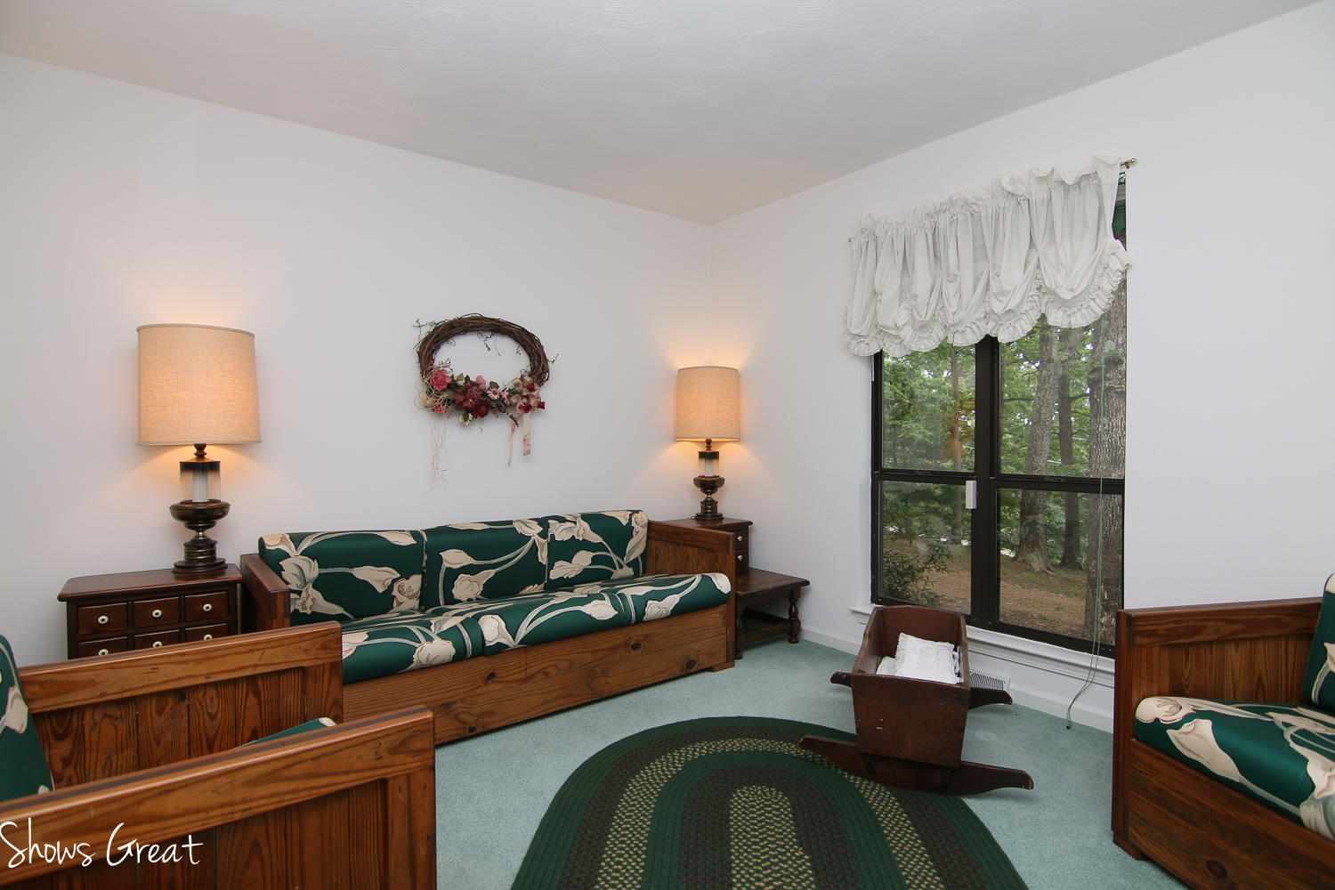 803 Brushy Ridge Road Salem, VA 24153 - Photo 22 of 41 a living room with furniture