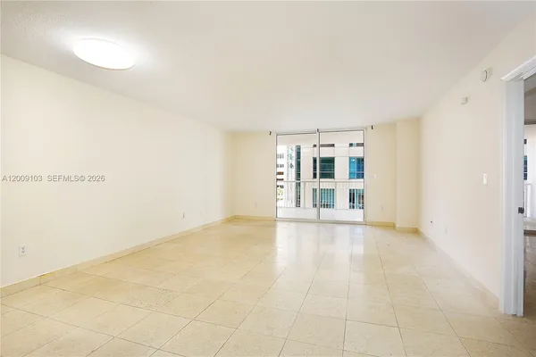 $2,800 | 1200 Brickell Bay Drive, Unit 1614, Miami, FL 33131