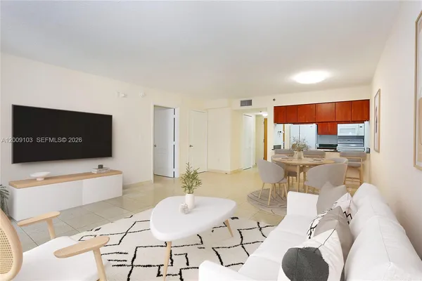 $2,800 | 1200 Brickell Bay Drive, Unit 1614, Miami, FL 33131