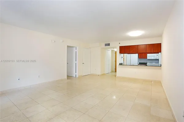 $2,800 | 1200 Brickell Bay Drive, Unit 1614, Miami, FL 33131