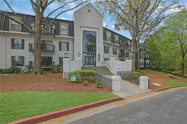 $2,200 | 1104 Pine Heights Drive Northeast, Atlanta, GA 30324