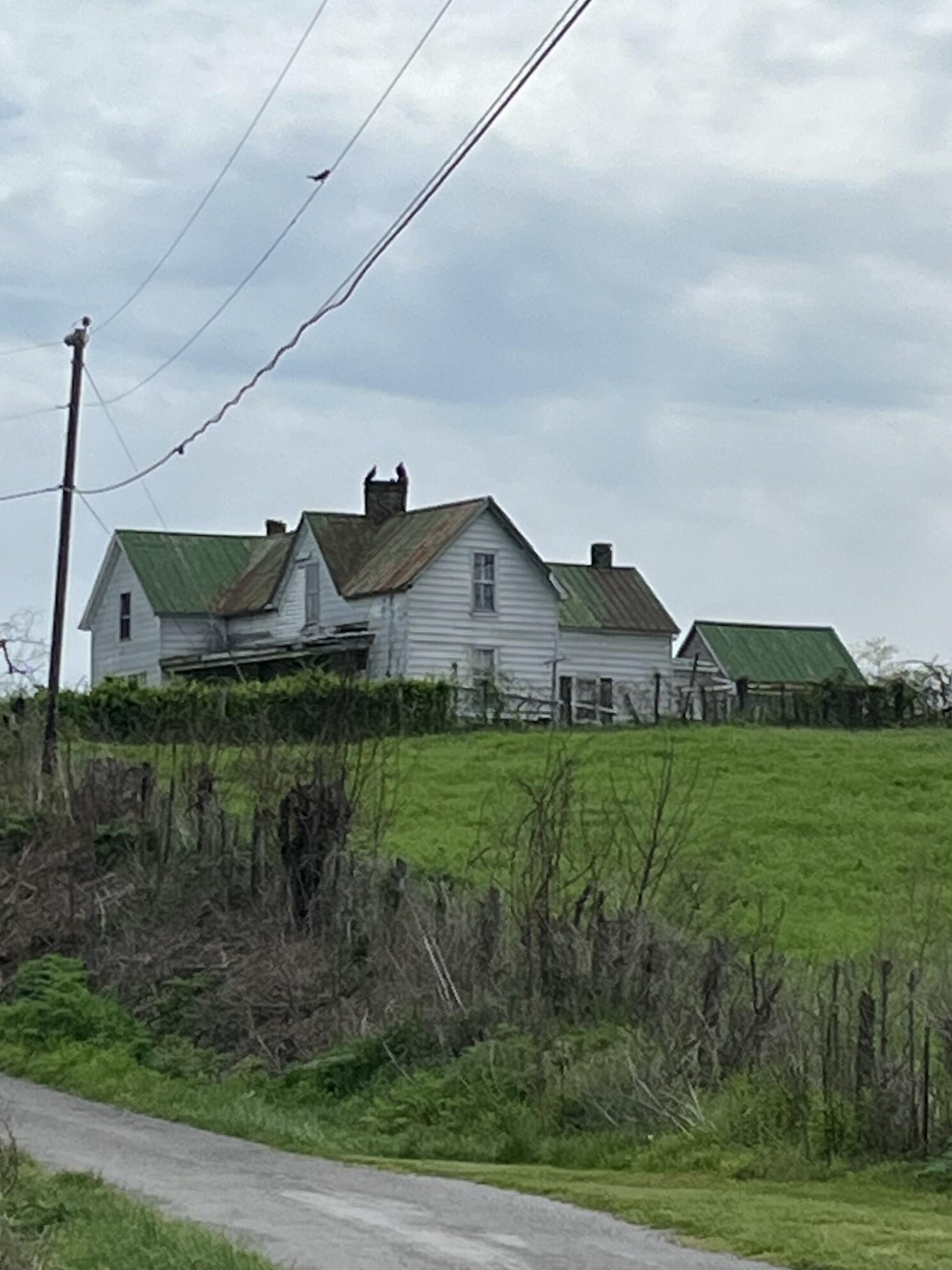 346 Oscar Ray Road Lancaster, KY 40444 - Photo 2 of 19 IMG_3445