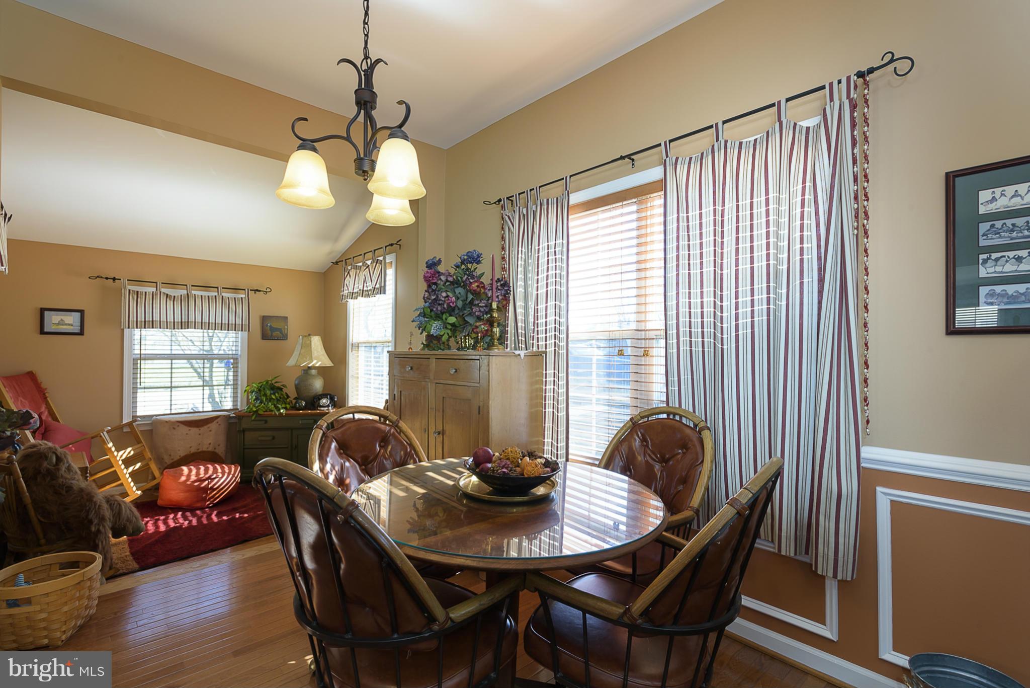 248 Wanda Road Pasadena, MD 21122 - Photo 7 of 25 DINING AREA