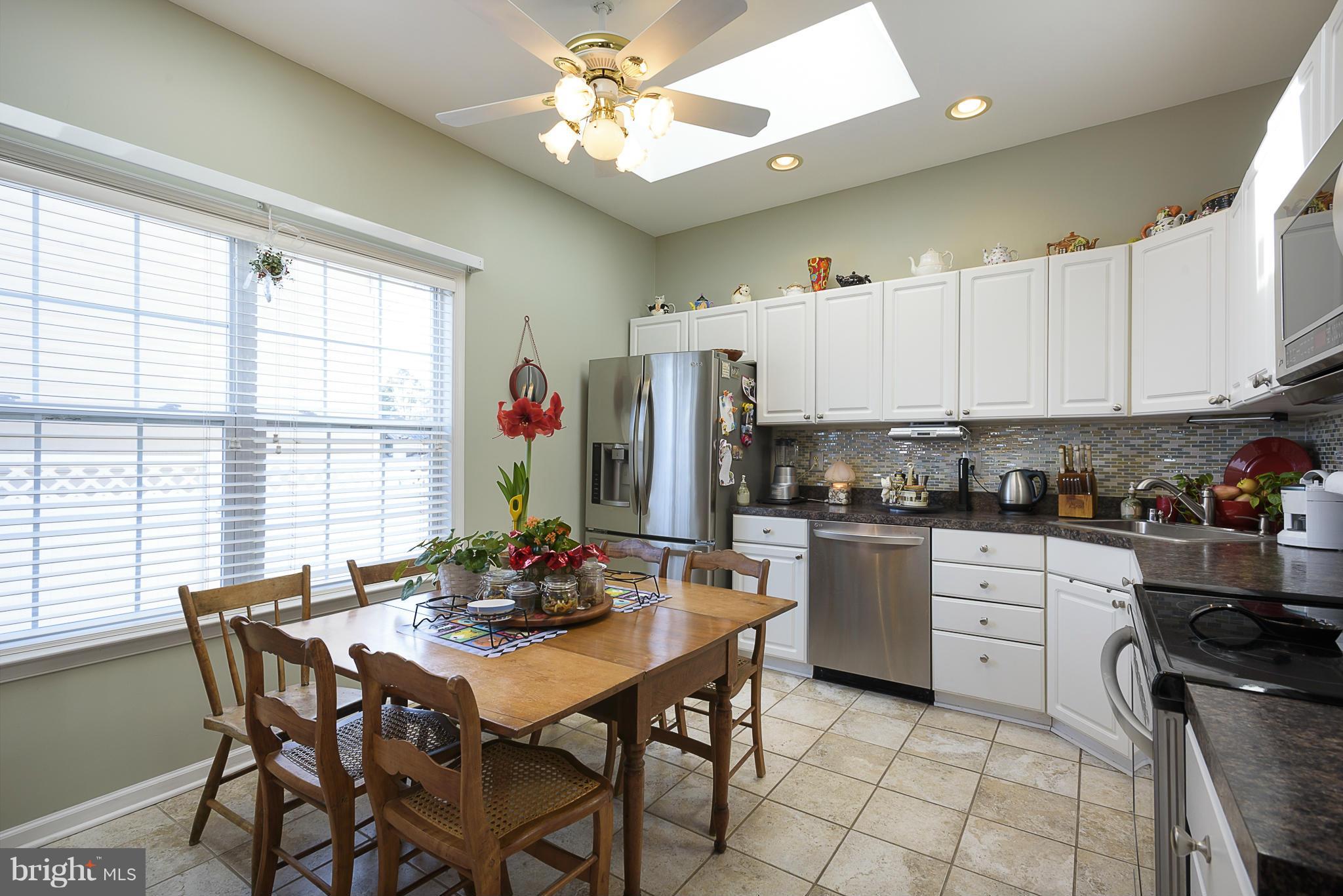 248 Wanda Road Pasadena, MD 21122 - Photo 10 of 25 KITCHEN