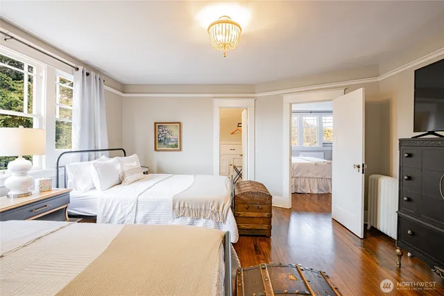 a view of a living room filled with furniture