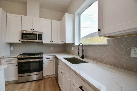 $360,000 | 2305 Maury Street, Houston, TX 77026
