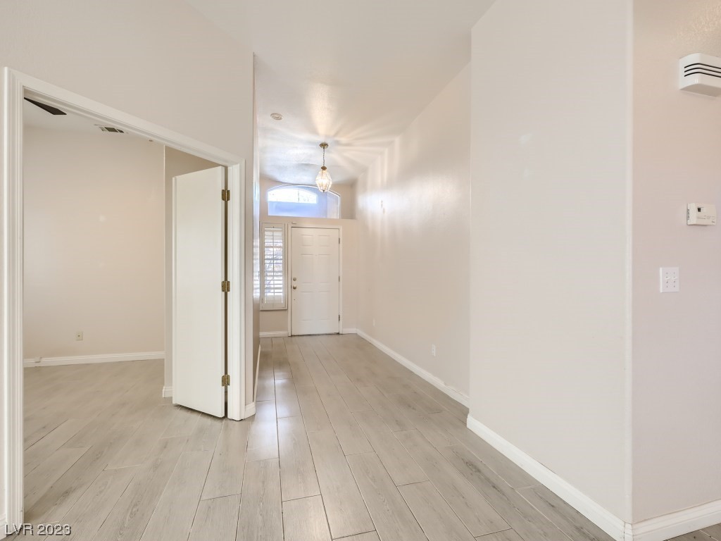 8628 Magnolia Ridge Avenue Las Vegas, NV 89134 - Photo 6 of 27 Gallery Image 6