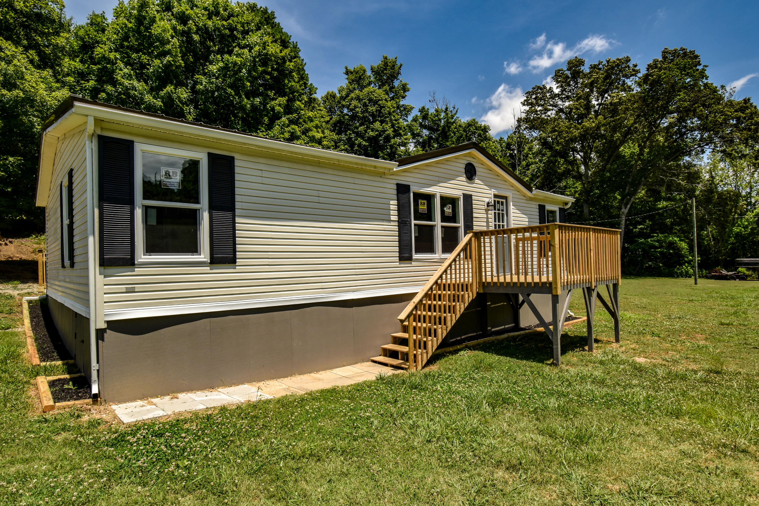 265 Archer Road Luttrell, TN 37779 - Photo 2 of 27 Front of Home