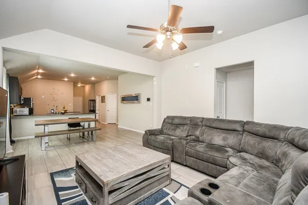 $2,250 | 12234 Chestnut Clearing Trail, Humble, TX 77346