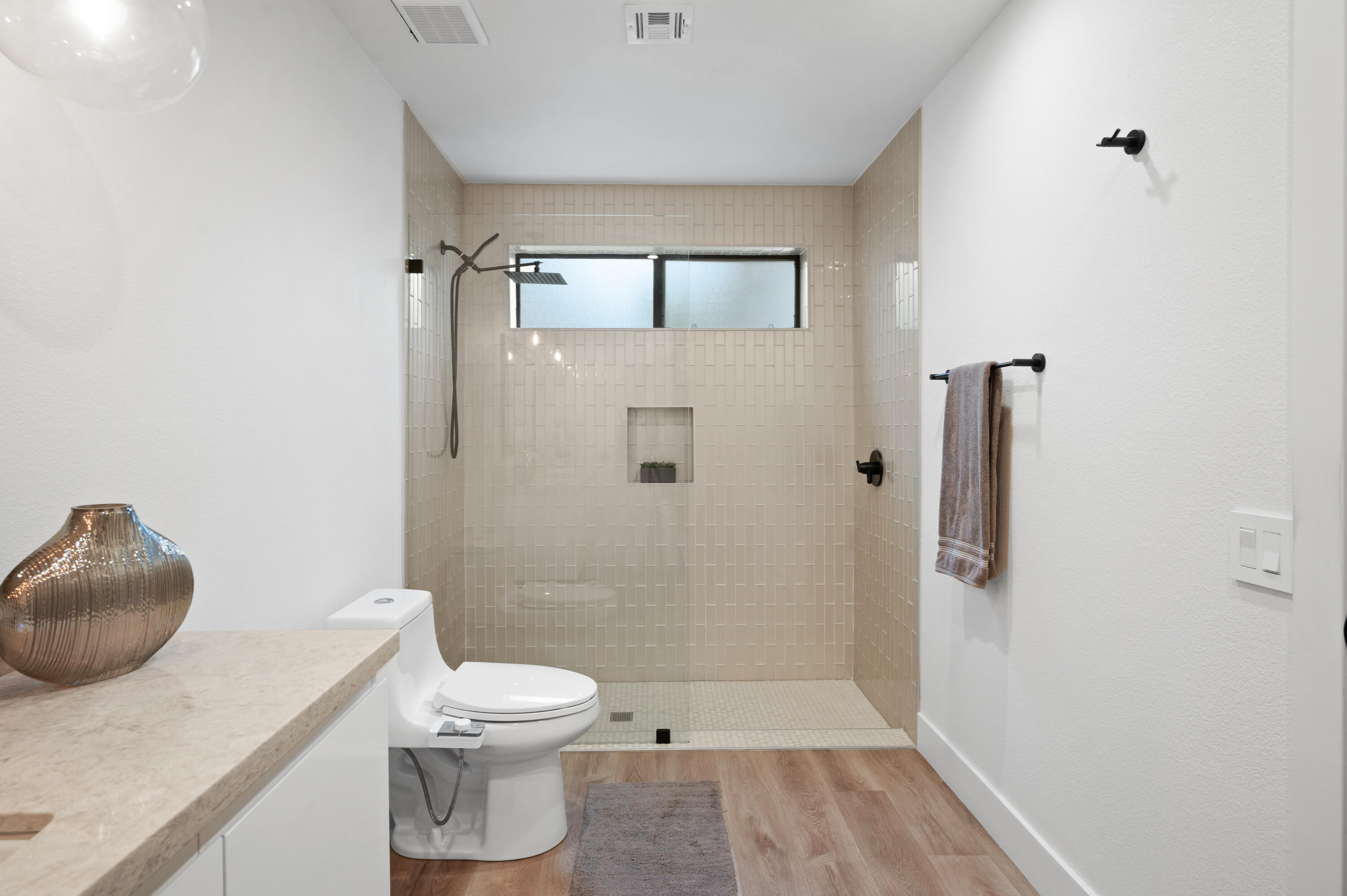 87 Magdalena Drive Rancho Mirage, CA 92270 - Photo 16 of 37 Bathroom 1