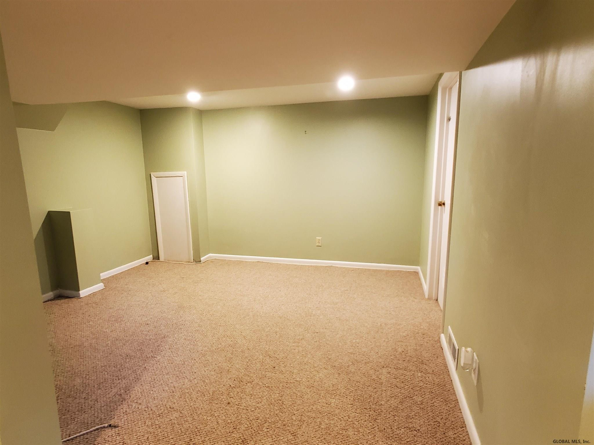 39 Carson Road Bethlehem, NY 12054 - Photo 23 of 33 Photo 27