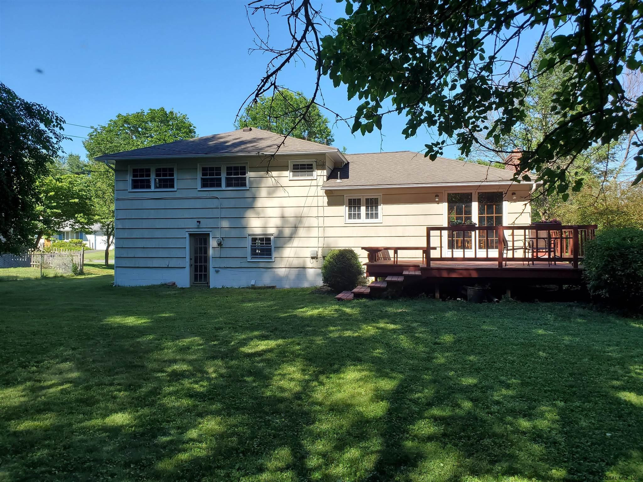 39 Carson Road Bethlehem, NY 12054 - Photo 32 of 33 Photo 36
