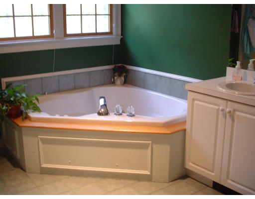 61 Booth Hill Road Scituate, MA 02066 - Photo 9 of 9 Gallery Image 9