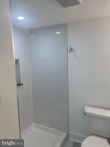 $2,450 | 823 Pontiac Avenue, Baltimore, MD 21225