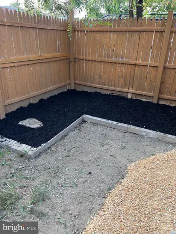 $2,450 | 823 Pontiac Avenue, Baltimore, MD 21225