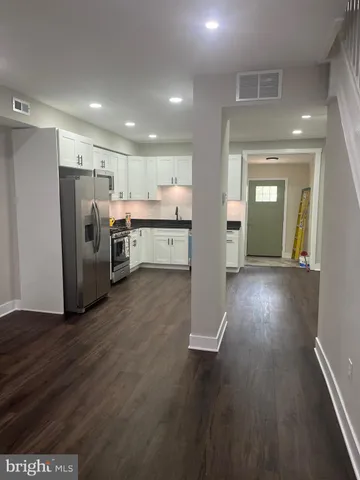 $2,450 | 823 Pontiac Avenue, Baltimore, MD 21225