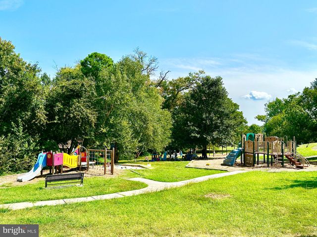 $1,180,000 | 900 Junior Street, Alexandria, VA 22301