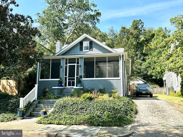 $1,180,000 | 900 Junior Street, Alexandria, VA 22301