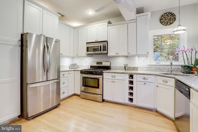 $1,180,000 | 900 Junior Street, Alexandria, VA 22301