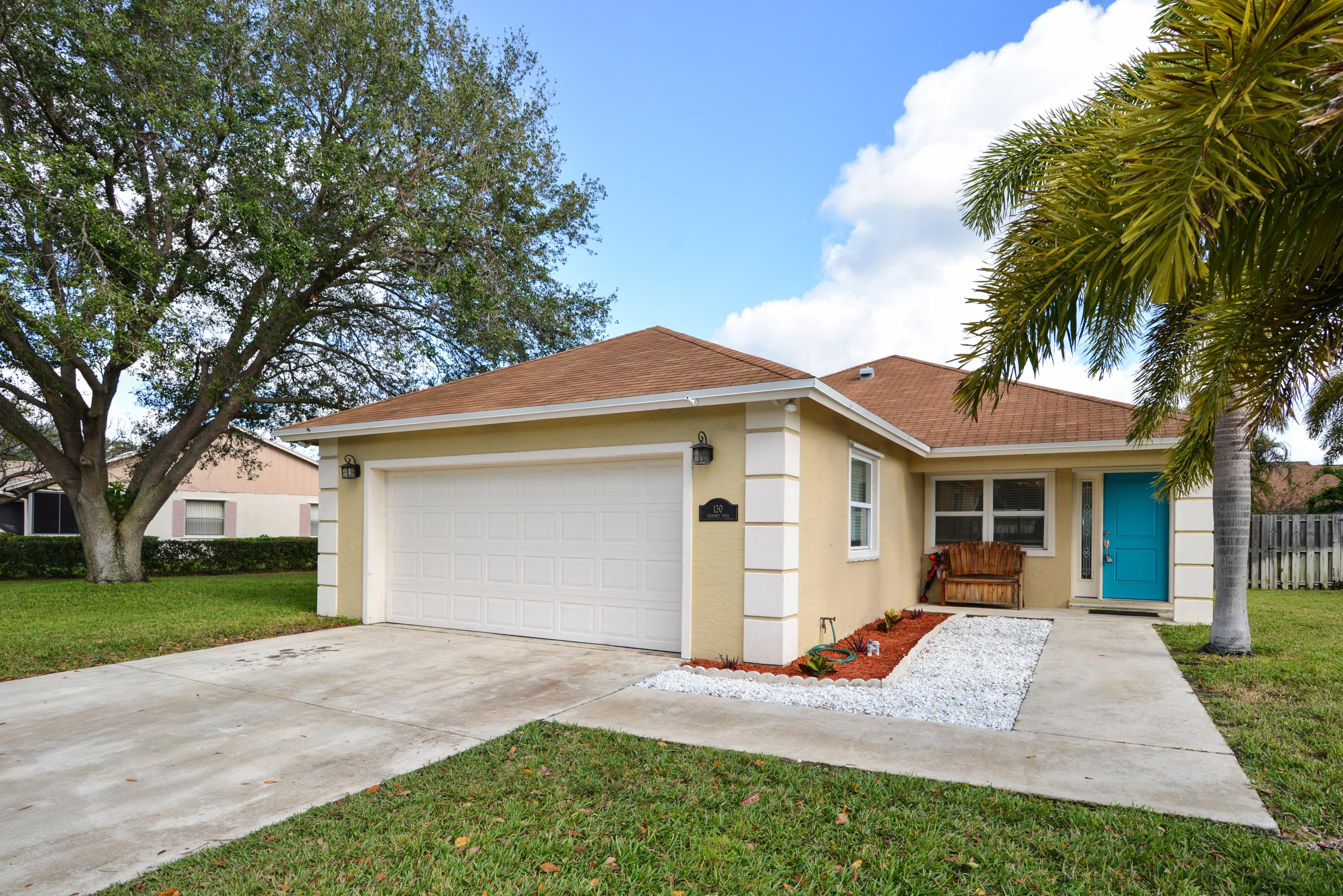 130 Raintree Trail Jupiter, FL 33458 - Photo 1 of 15 Front of home