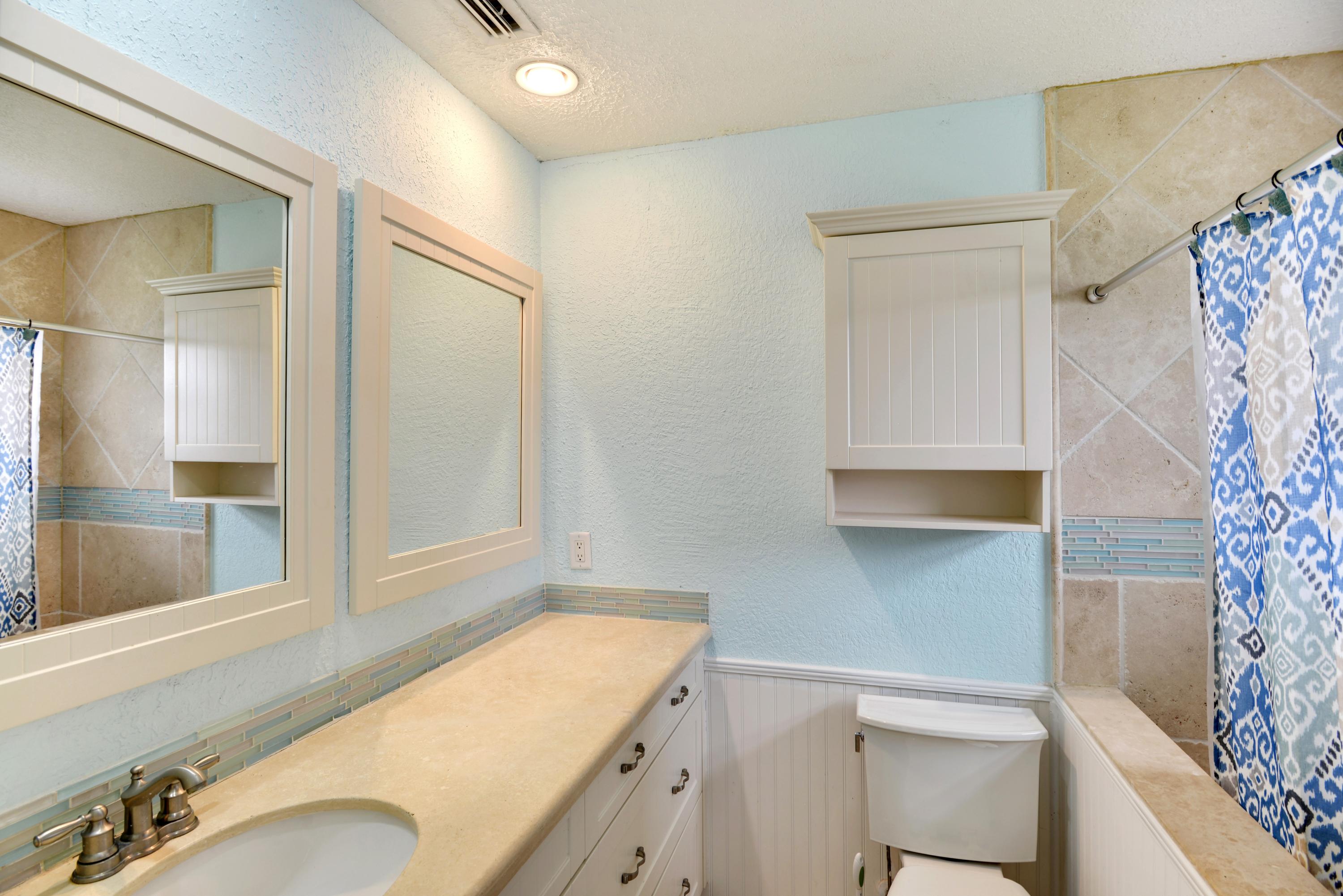130 Raintree Trail Jupiter, FL 33458 - Photo 10 of 15 Master Bathroom