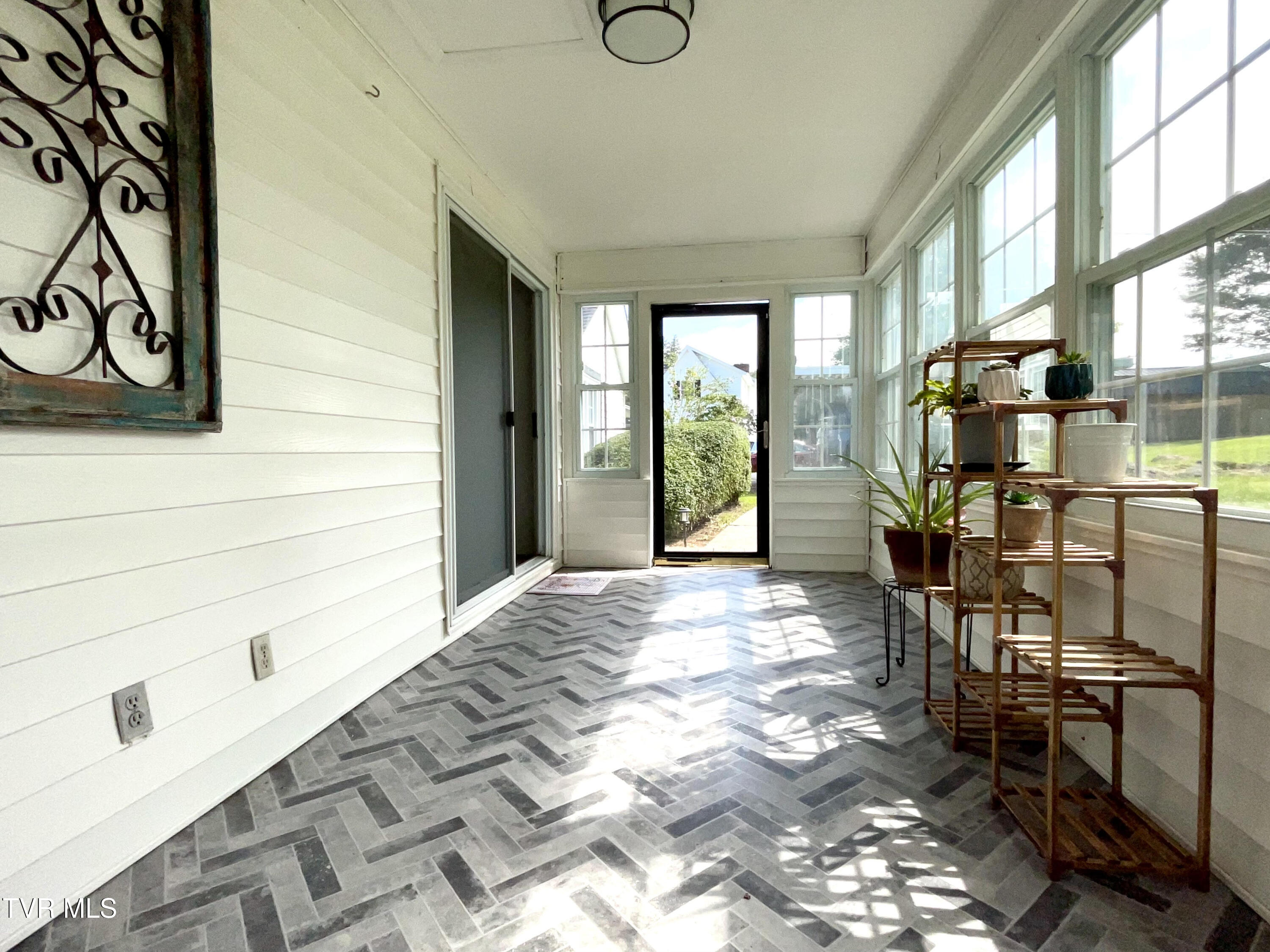 1605 Overhill Road Bristol, VA 24201 - Photo 43 of 66 Sunroom 2