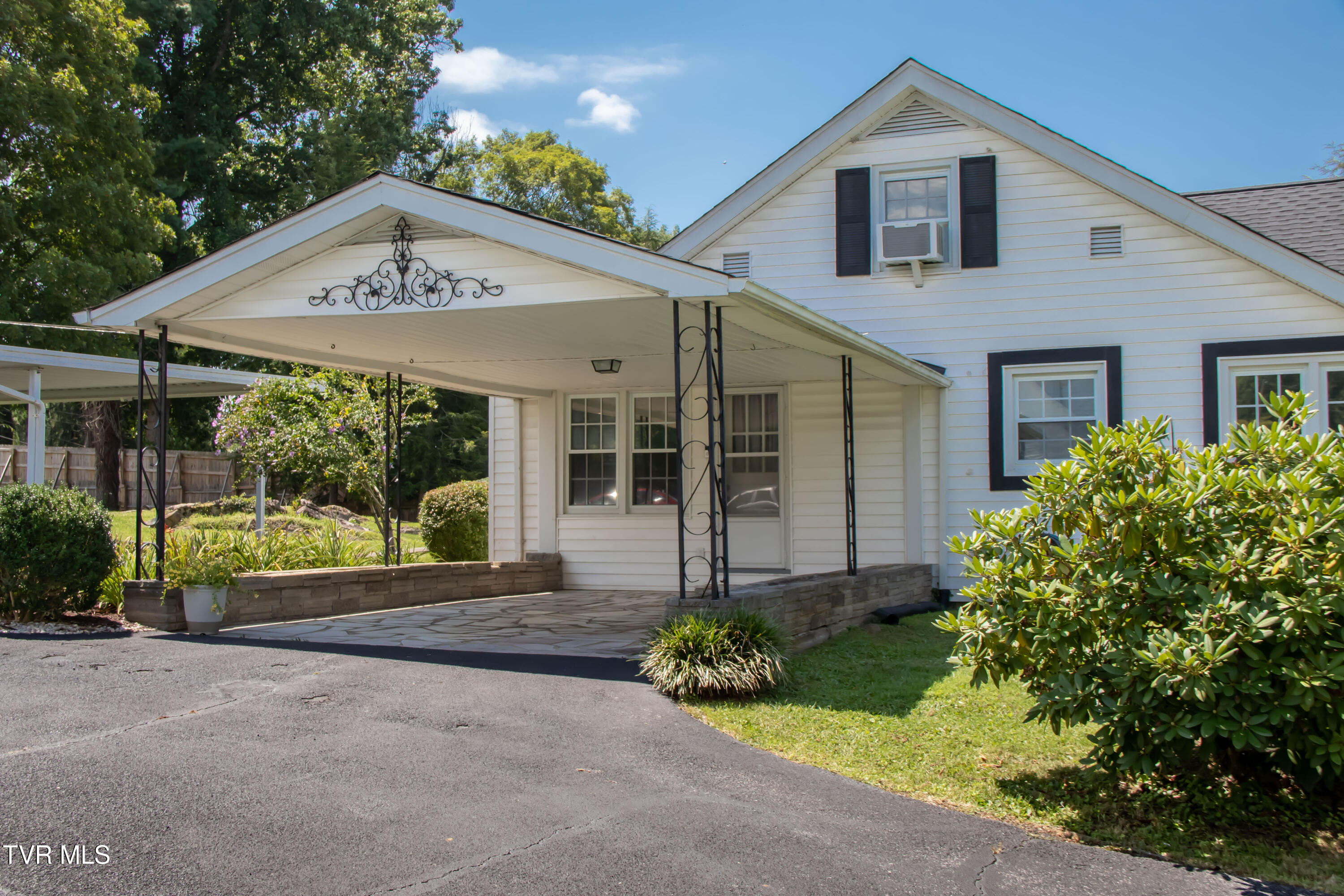 1605 Overhill Road Bristol, VA 24201 - Photo 56 of 66 Overhill-8