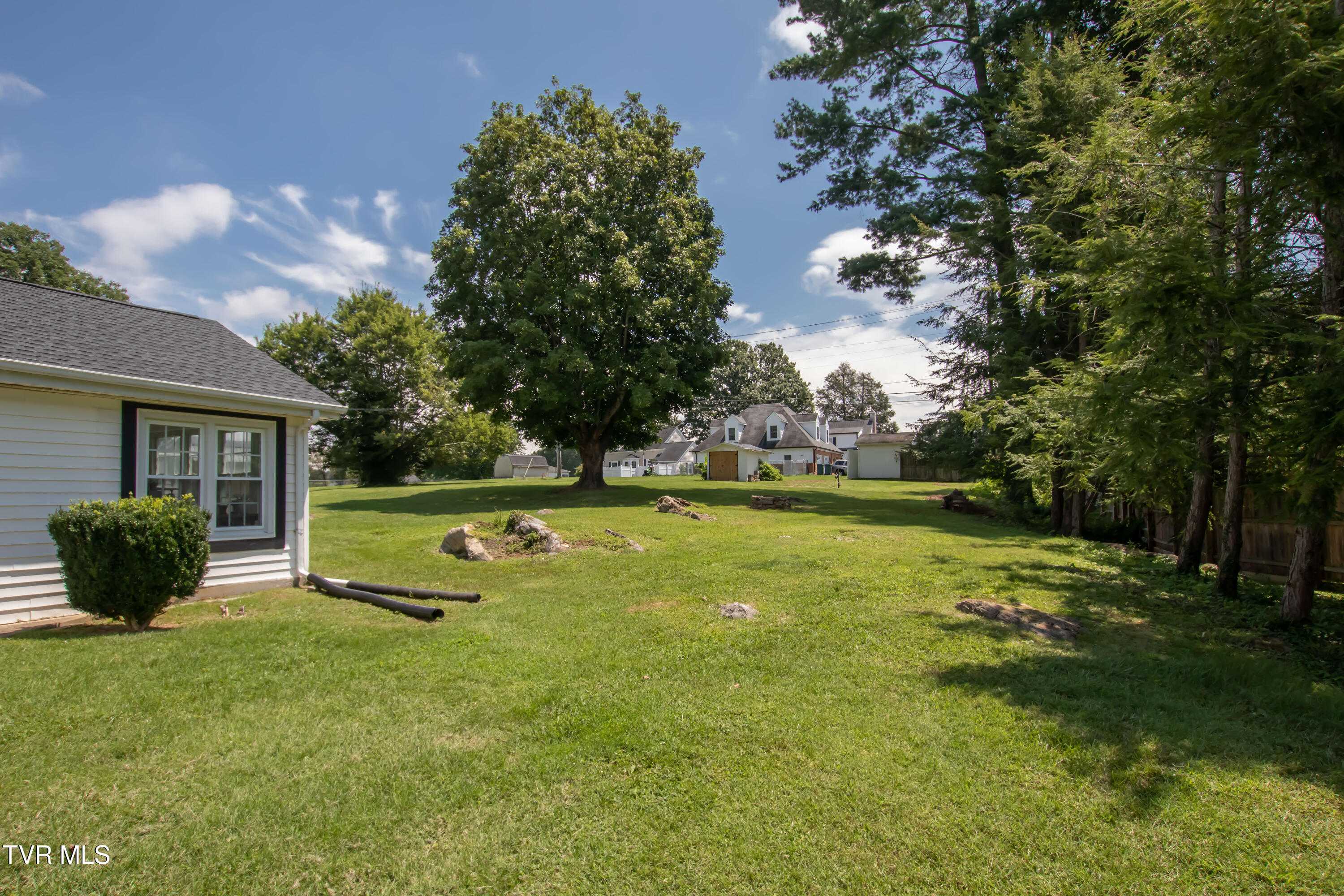 1605 Overhill Road Bristol, VA 24201 - Photo 59 of 66 Overhill-18