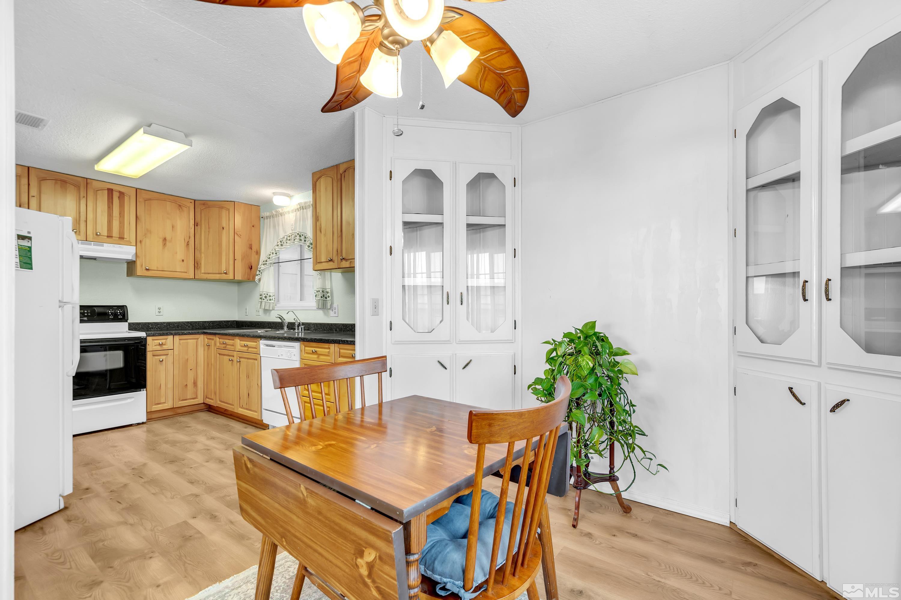 24 Sierra View Road Reno, NV 89508 - Photo 5 of 17 Photo 5