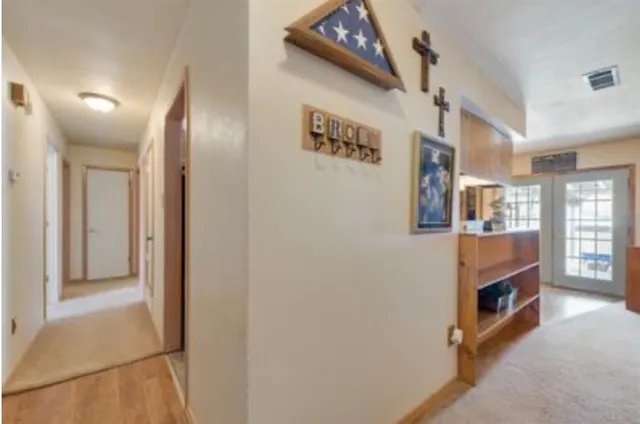 a view of livingroom with furniture