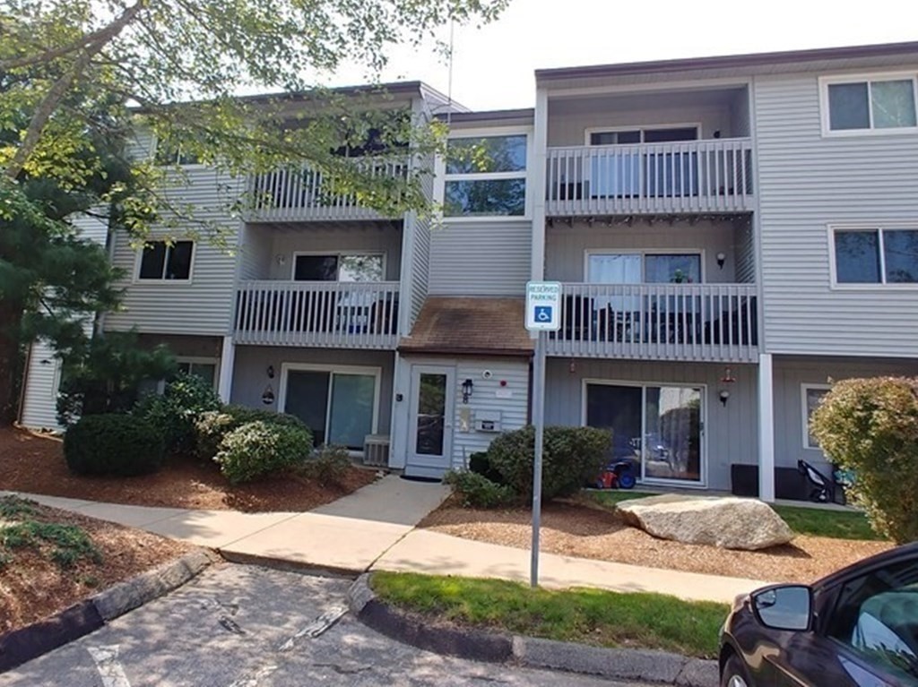 810 Franklin Crossing Road, Unit 10 Franklin, MA 02038 - Photo 1 of 13 Gallery Image 1