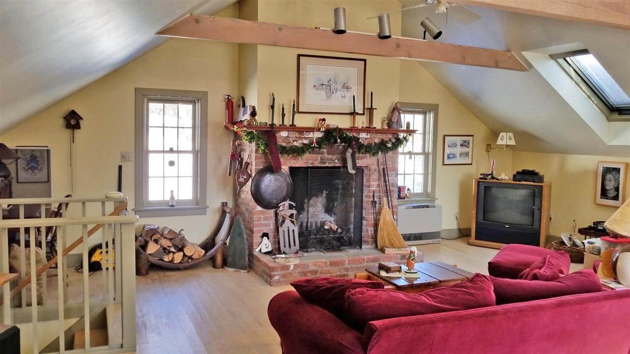 1054 Weatherhead Hollow Road Guilford, VT 05301 - Photo 18 of 30