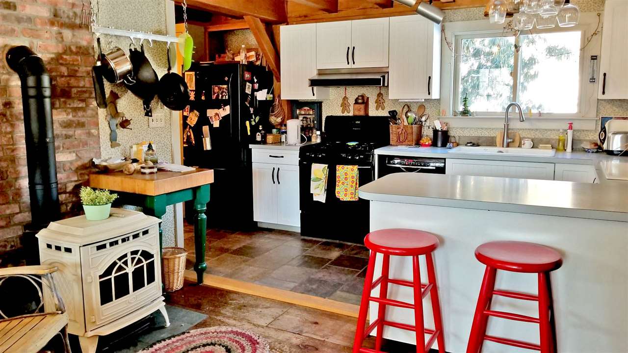 1054 Weatherhead Hollow Road Guilford, VT 05301 - Photo 7 of 30