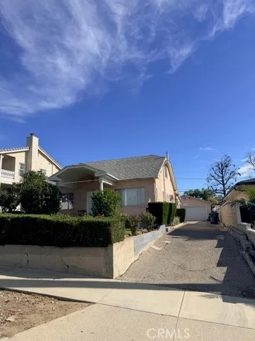 $1,199,000 | 718 East Walnut Avenue, Burbank, CA 91501