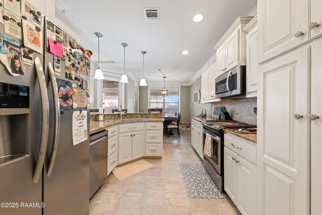 $324,900 | 100 Pontchartrain Drive, Carencro, LA 70520