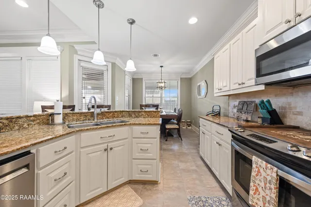 $324,900 | 100 Pontchartrain Drive, Carencro, LA 70520