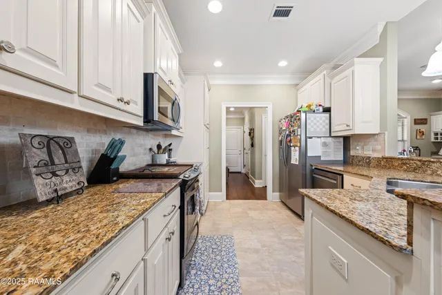 $324,900 | 100 Pontchartrain Drive, Carencro, LA 70520