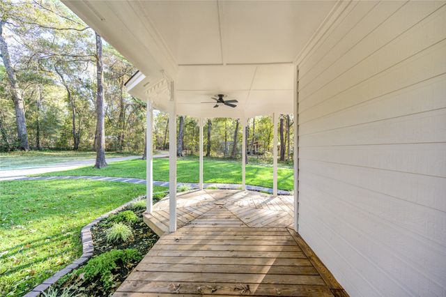 a view of a backyard with garden