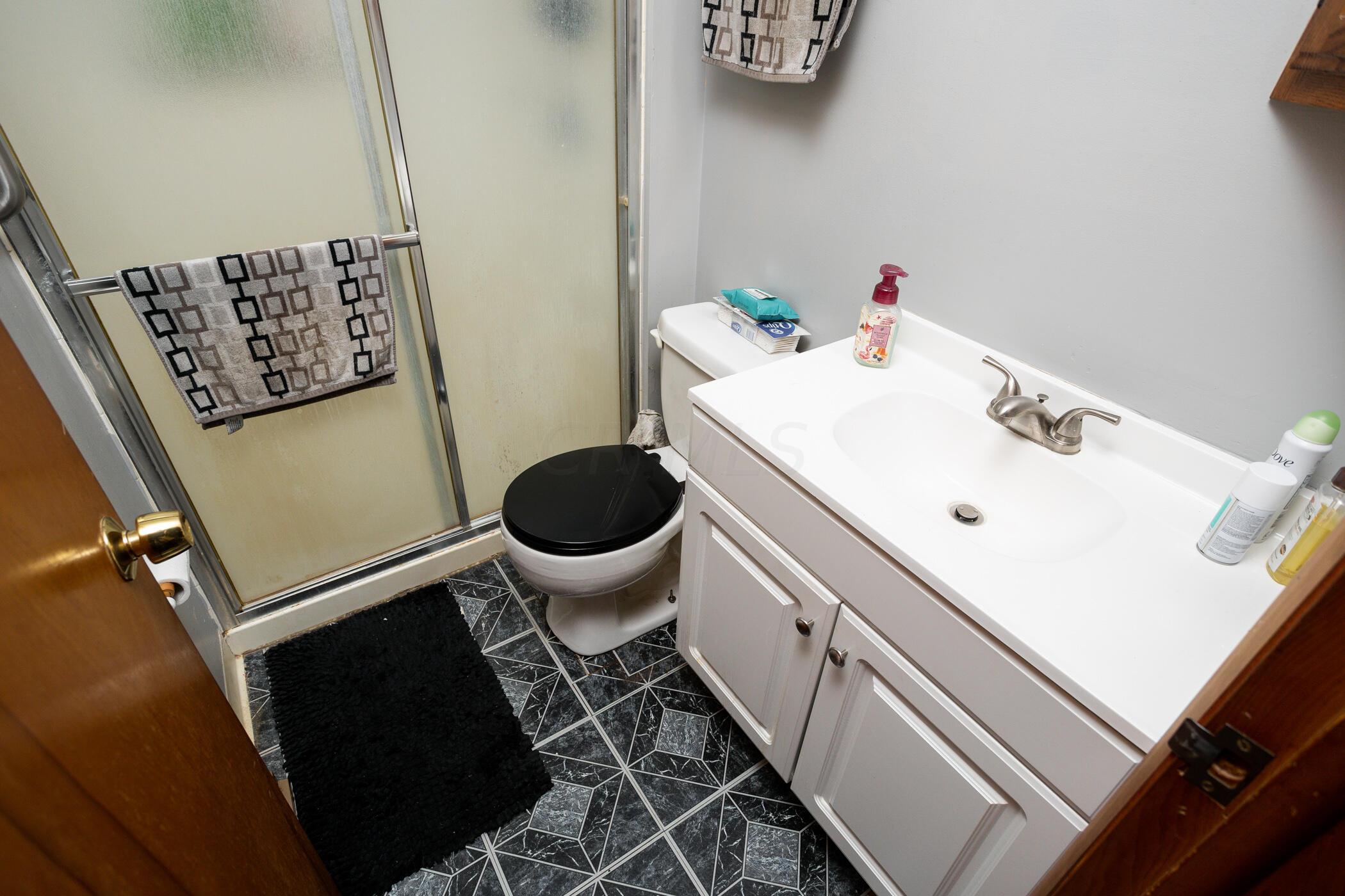 5337 Karl Road Columbus, OH 43229 - Photo 10 of 17 5337 Karl Rd. Columbus, OH 43229 050